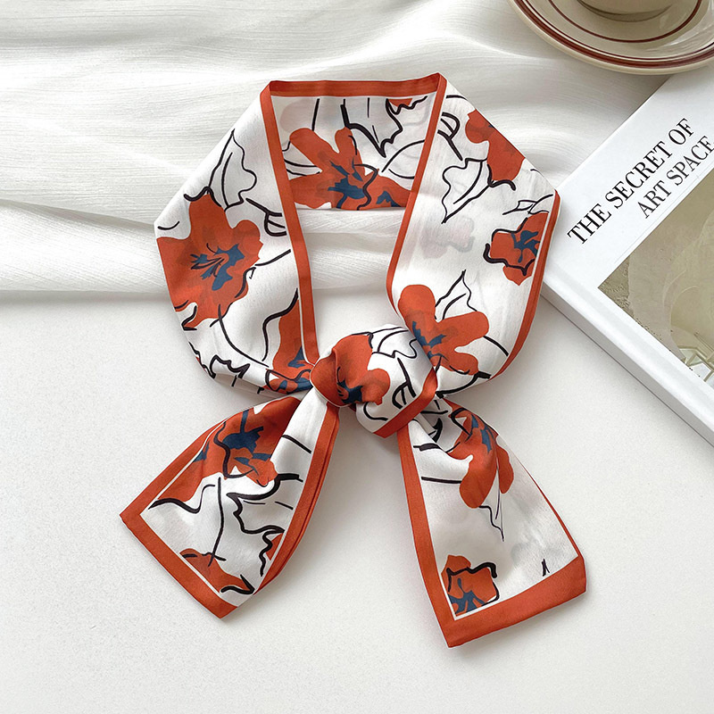 Yeni lüks Marka Modeli Küçük i - Ascot Neck Scarf incelemesi ve fiyatı